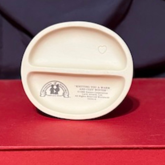 Precious Moments 'Knitting You a Warm and Cozy Winter' - Picture 3 of 3